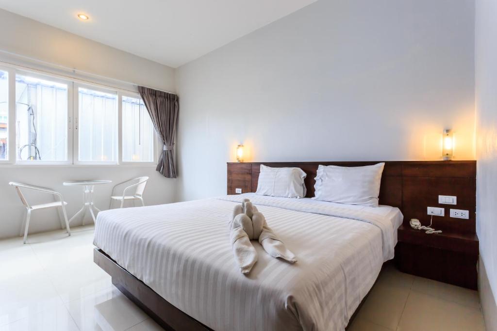 Двухместный (Staycation Offer Budget Room+ 10% discount F&B) отеля 7Q Bangla Hotel, Пхукет