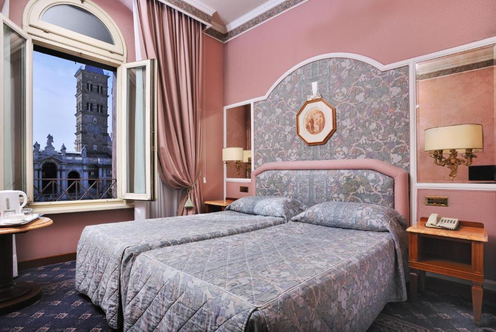 Двухместный (Двухместный номер Делюкс с 1 кроватью и красивым видом) отеля Hotel Mecenate Palace, Рим