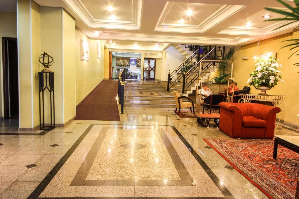 Отель Trevi Hotel e Business, Куритиба