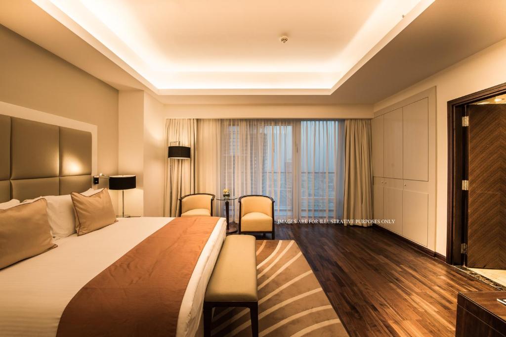 Двухместный (Номер «Премьер» с частичным видом на море) отеля Fraser Suites Hotel and Apartments, Дубай