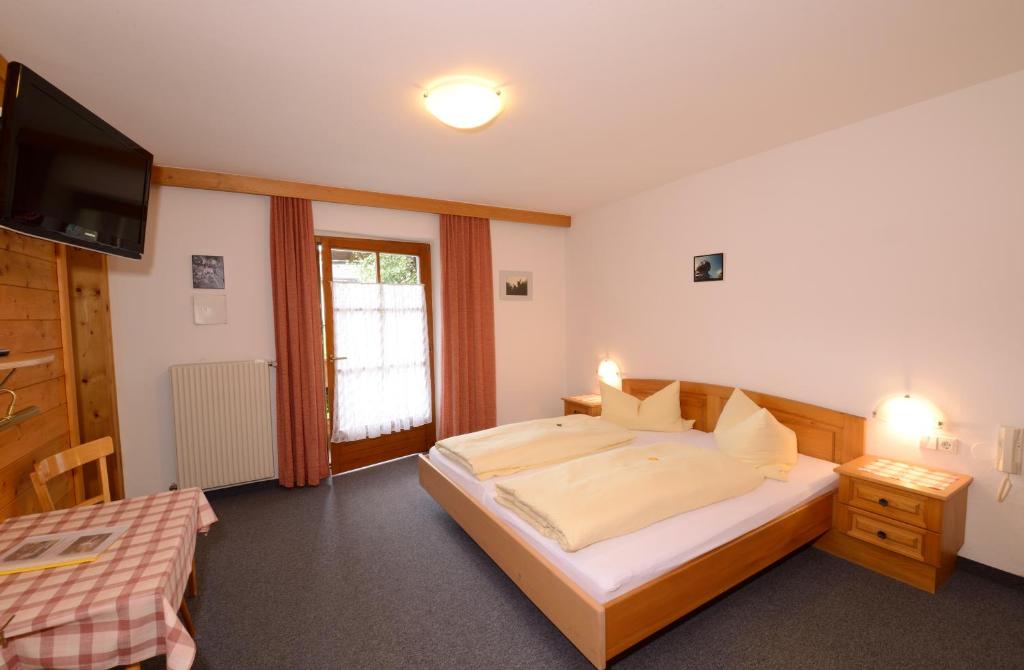 Двухместный (Двухместный номер с 1 кроватью) гостевого дома Gästehaus Rettenbacher, Нойштифт