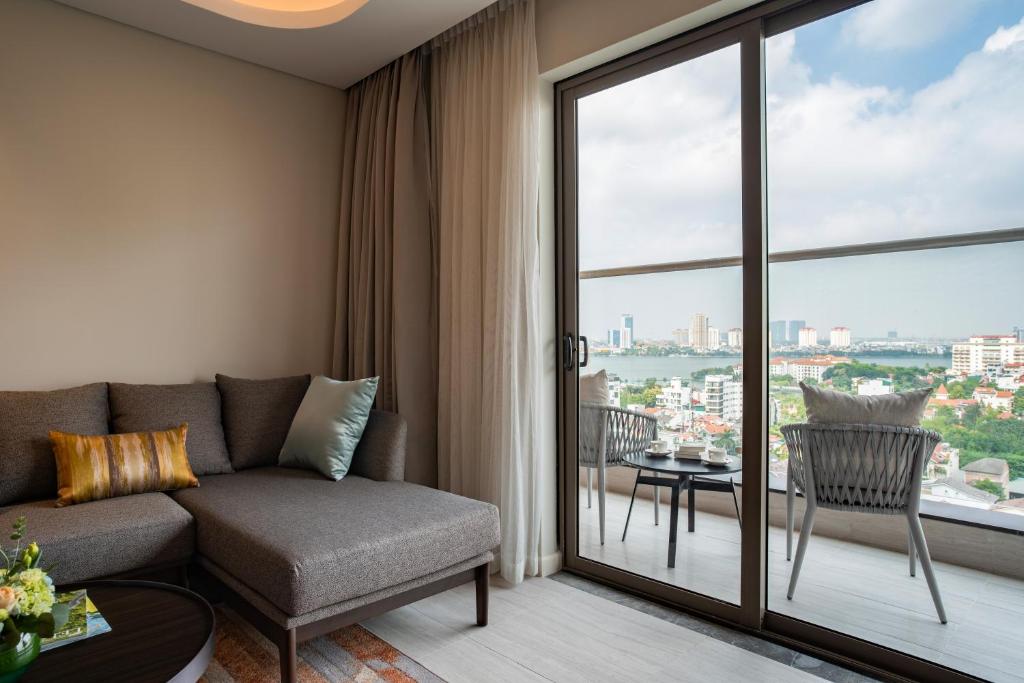 Апартаменты (Three-Bedroom Dual-Key), Oakwood Residence Hanoi