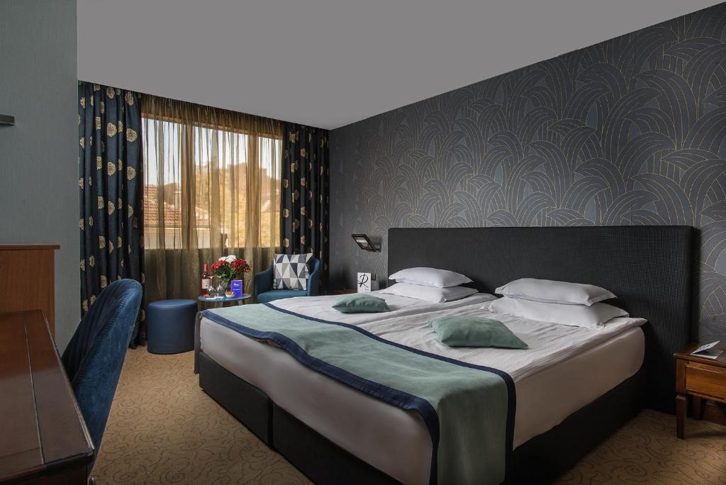 Двухместный (Стандартный двухместный номер с 1 кроватью или 2 отдельными кроватями, бесплатным Wi-Fi и принадлежностями для приготовления чая и кофе) отеля Premier Thracia Hotel, София
