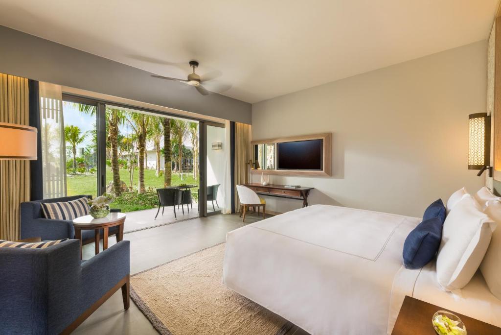 Двухместный (Номер Делюкс с видом на сад) курортного отеля Anantara Iko Mauritius Resort & Villas, Блу-Бей
