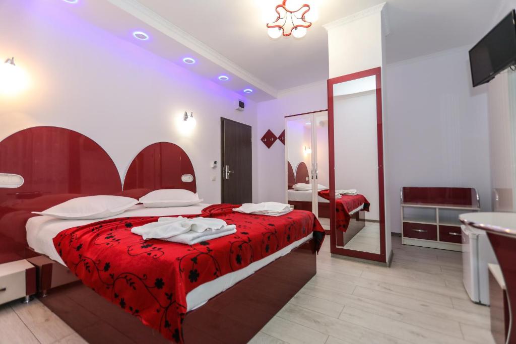Двухместный (Двухместный номер с 1 кроватью) отеля Hotel Holiday Maria, Бэиле-Херкулане