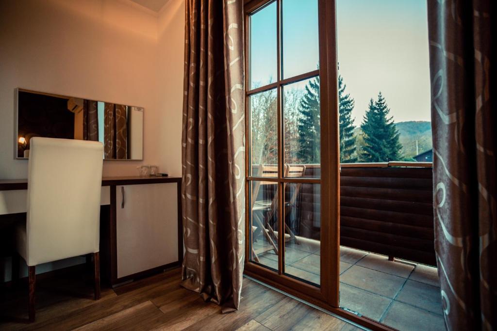 Двухместный (Двухместный номер с 1 кроватью и балконом) гостевого дома Golden Lakes Rooms, Езерца (Плитвицкие озера)