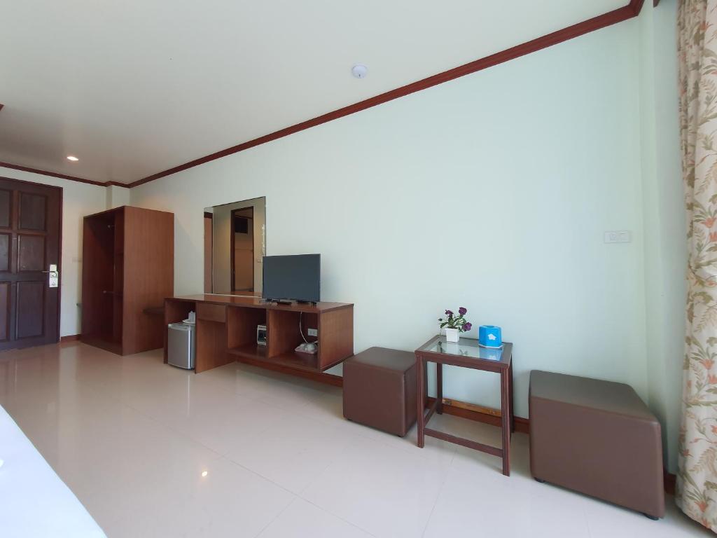 Двухместный (Улучшенный двухместный номер с 1 кроватью, 3 этаж) отеля Mam Kaibae Beach Resort Koh Chang, Ко Чанг