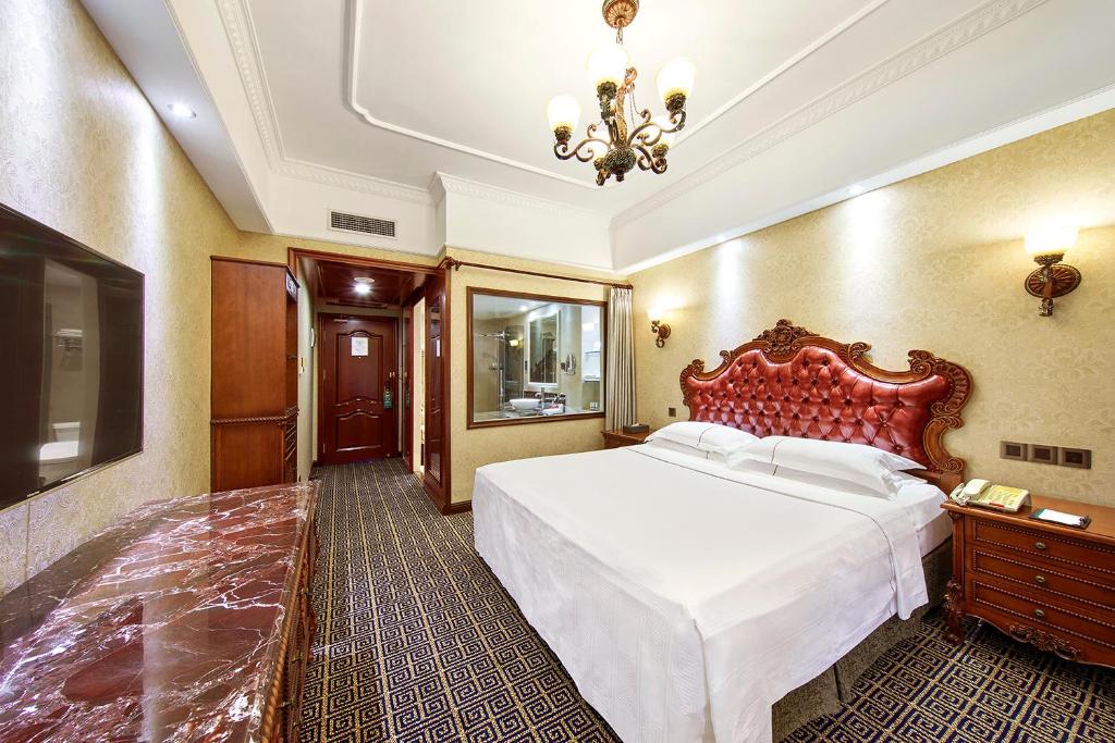 Двухместный (Двухместный номер бизнес-класса с 1 кроватью) отеля Grand Regency Hotel, Циндао
