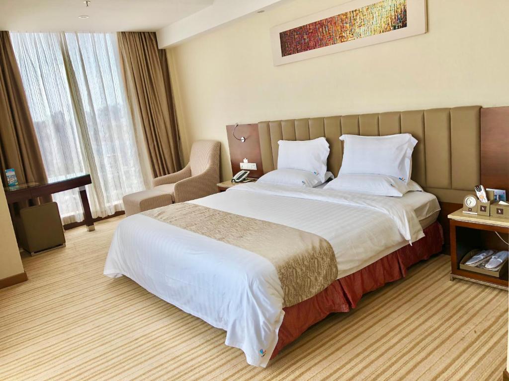 Двухместный (Executive King room with Seaview), L Hotels Changsheng Branch