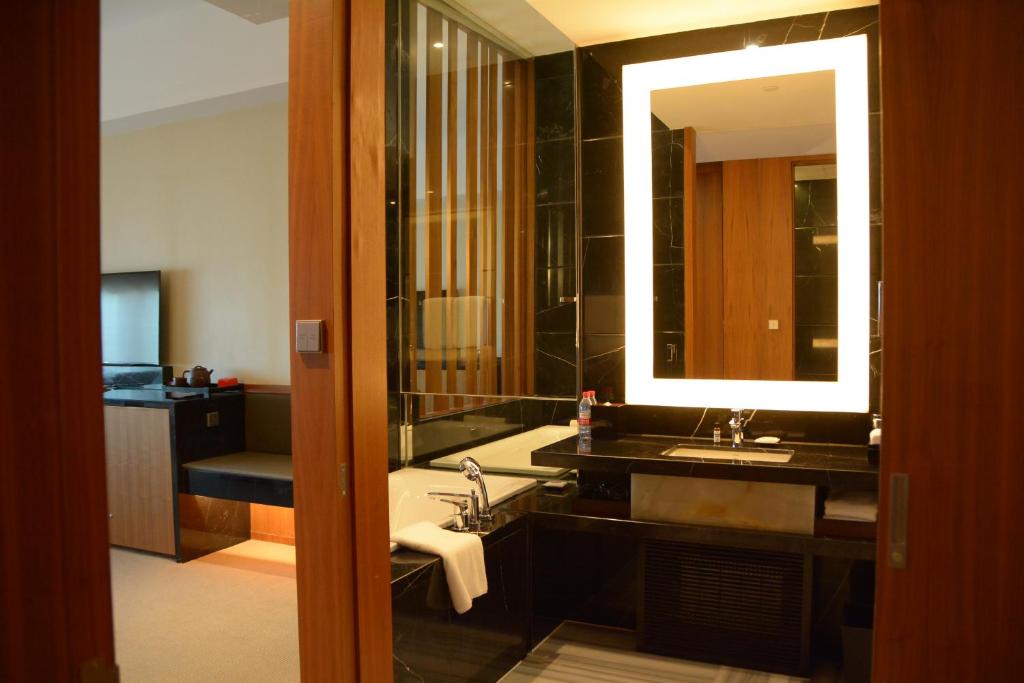 Сьюит (Люкс «Ридженси» с кроватью размера «king-size») отеля Hyatt Regency Changchun, Чанчунь