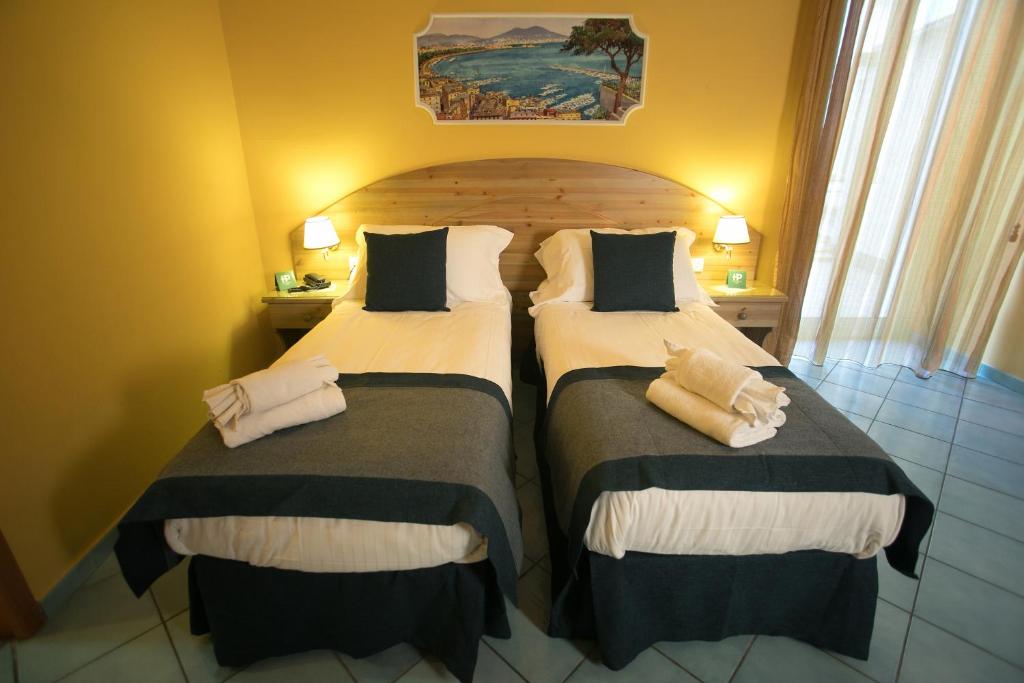 Одноместный (Двухместный номер с 1 кроватью (для 1 взрослого)) отеля Hotel Potenza, Неаполь