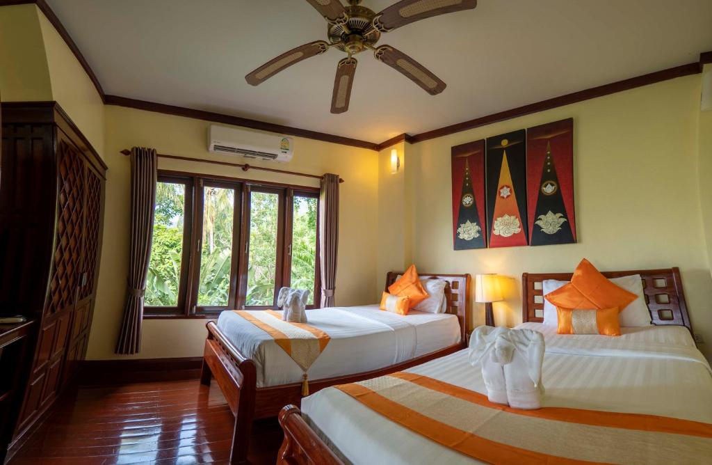 Двухместный (Двухместный номер Hill Top Делюкс с 2 отдельными кроватями) курортного отеля Ban's Diving Resort, Ко Тао