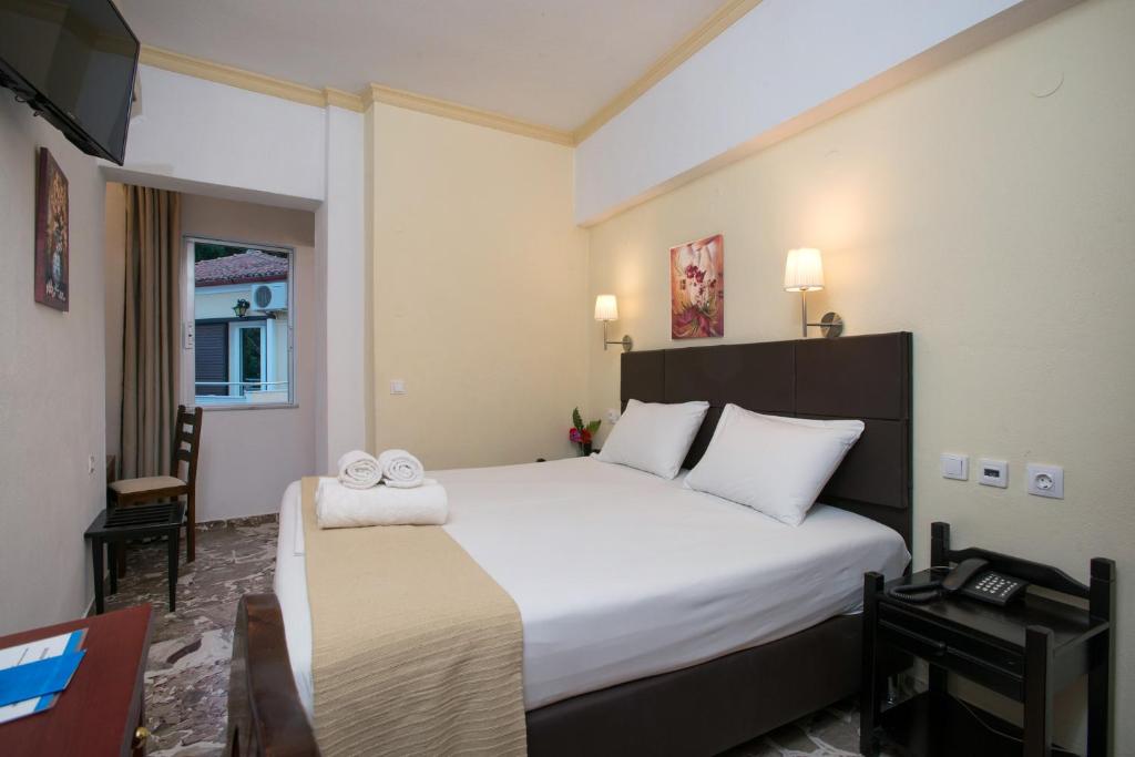 Двухместный (Двухместный номер эконом-класса с 1 кроватью или 2 отдельными кроватями) отеля Hotel Kaiser Bridge, Бенитсес