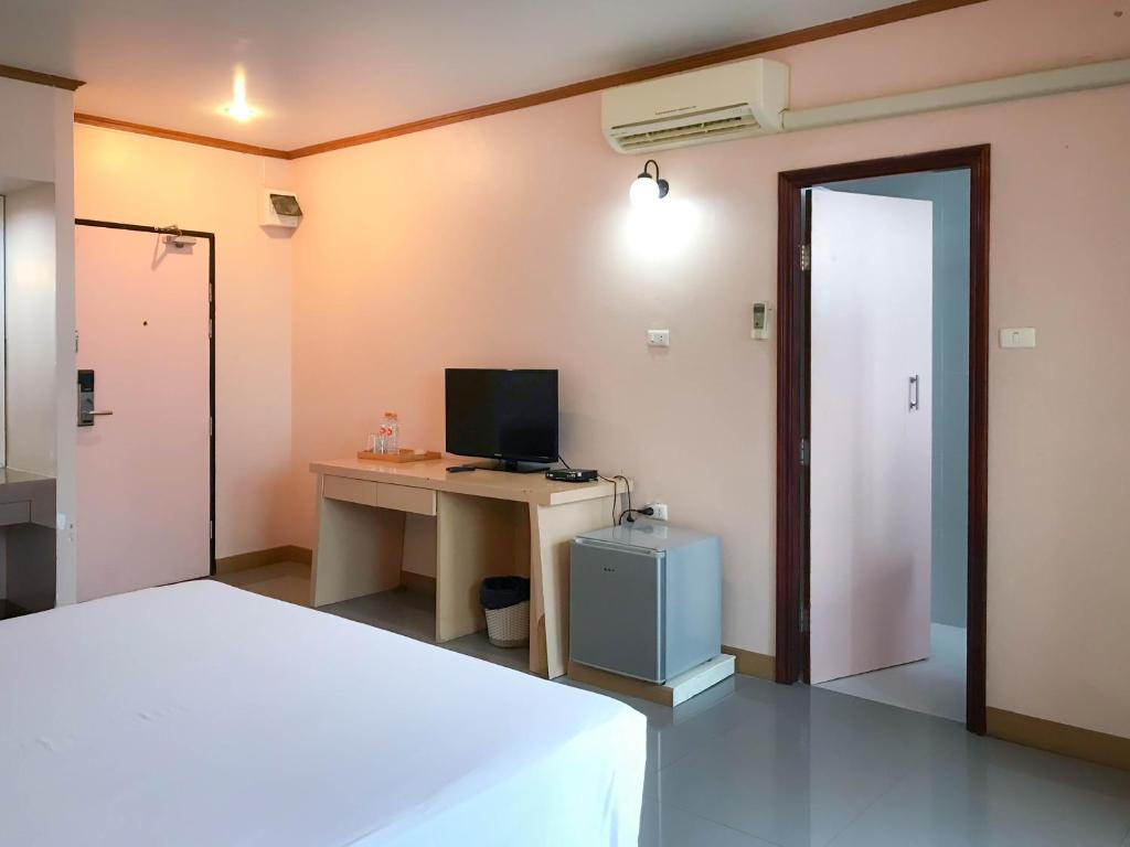 Двухместный (Двухместный номер Делюкс с 1 кроватью) отеля J TWO S Pratunam, Бангкок