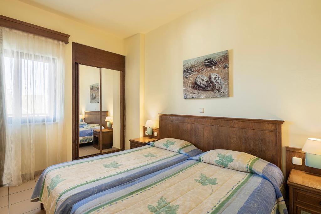 Апартаменты (Апартаменты с 1 спальней и боковым видом на море) апарт-отеля Indigo Mare, Платаниас