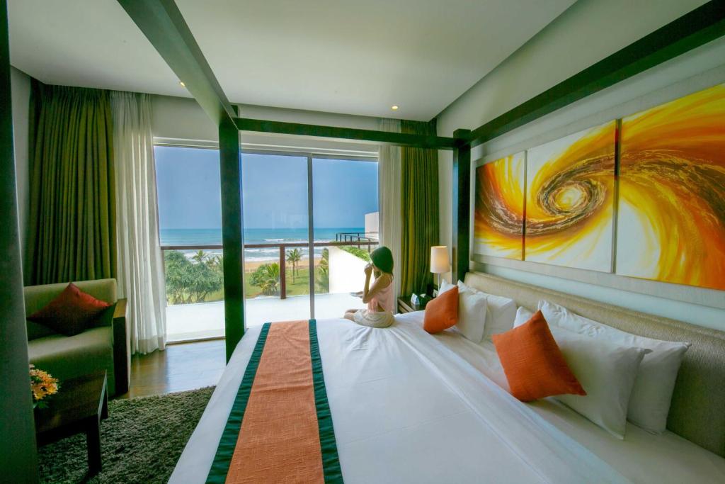 Двухместный (Улучшенный номер с балконом и видом на море) курортного отеля Citrus Waskaduwa, Калутара