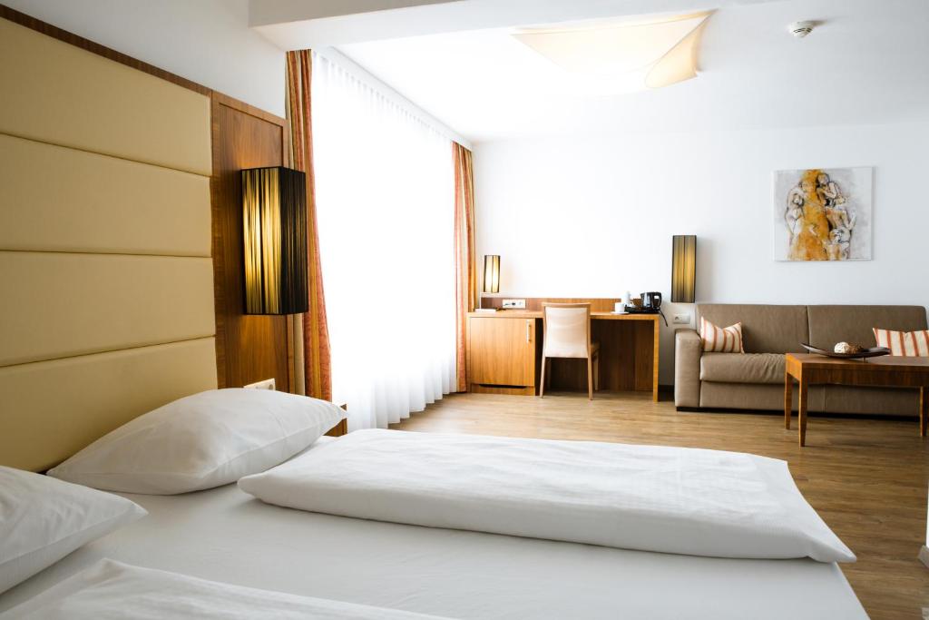 Двухместный (Улучшенный двухместный номер с 1 кроватью) отеля Hotel Kapeller Innsbruck, Инсбрук