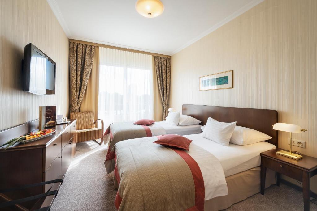 Двухместный (Стандартный двухместный номер с 1 кроватью или 2 отдельными кроватями, вид на реку) отеля Hotel Devín, Братислава