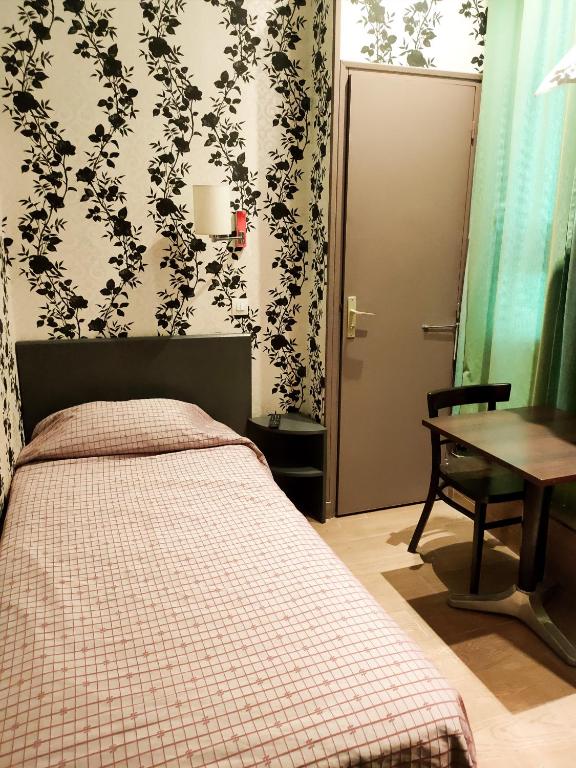 Одноместный (Одноместный номер с собственной ванной комнатой) хостела Caulaincourt Square Hostel, Париж