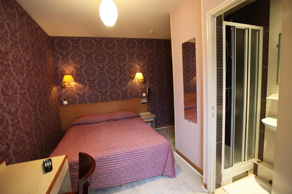 Двухместный (Двухместный номер с 1 кроватью и общей ванной комнатой) хостела Caulaincourt Square Hostel, Париж