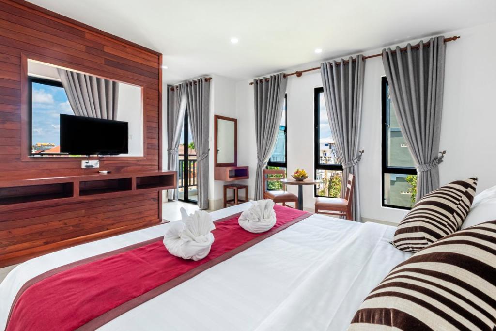 Двухместный (Номер с кроватью размера «king-size» и балконом) отеля Angkor City View Hotel, Сием Рип