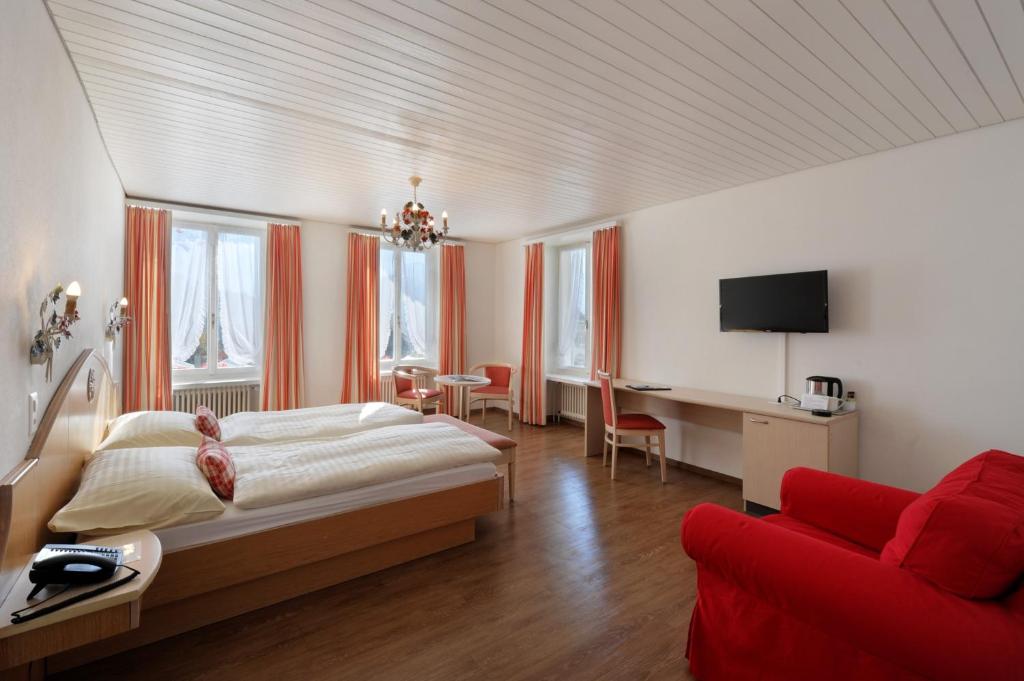 Двухместный (Улучшенный двухместный номер с 1 кроватью) отеля Hotel Beausite, Интерлакен
