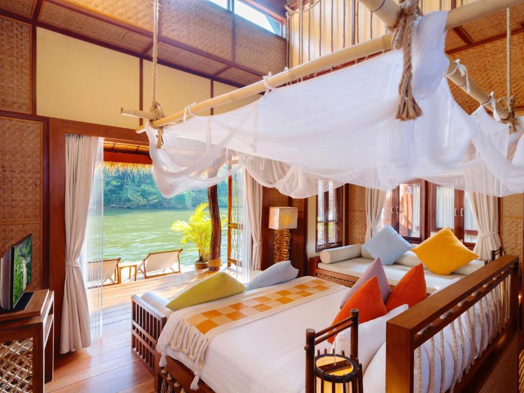 Двухместный (Плавучая вилла, завтрак) курортного отеля The Float House River Kwai, Канчанабури