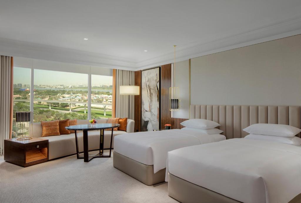 Двухместный (Двухместный номер с 2 отдельными кроватями и видом на сад — Включает новогодний пакет услуг с обязательным праздничным ужином стоимостью 1) отеля Grand Hyatt Dubai, Дубай