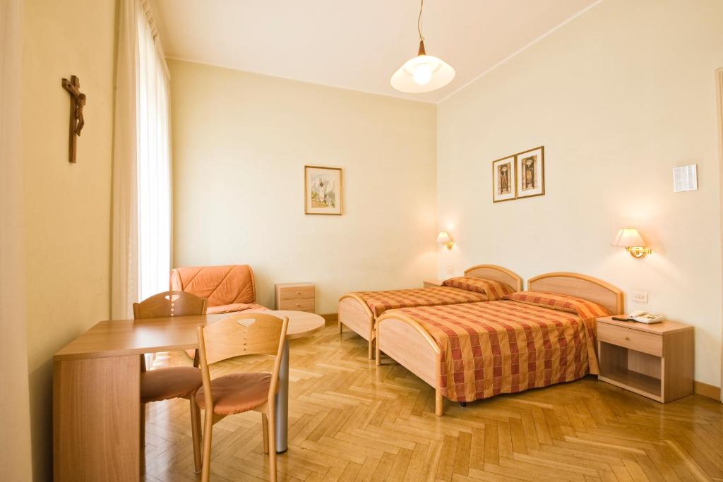 Двухместный (Двухместный номер с 1 кроватью или 2 отдельными кроватями) отеля Gästehaus Deutscher Orden, Рим