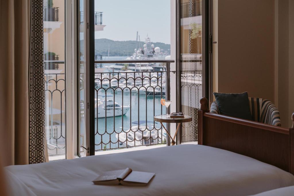 Двухместный (Номер Делюкс «Венеция» с 2 отдельным кроватями), Regent Porto Montenegro