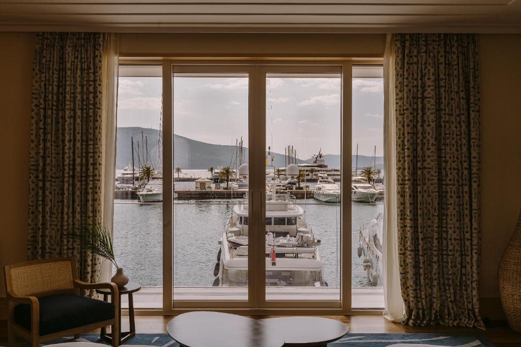 Сьюит (Люкс Aqua с 1 спальней и видом на море), Regent Porto Montenegro