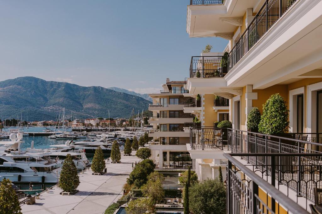 Сьюит (Люкс Venezia с 3 спальнями и видом на море), Regent Porto Montenegro