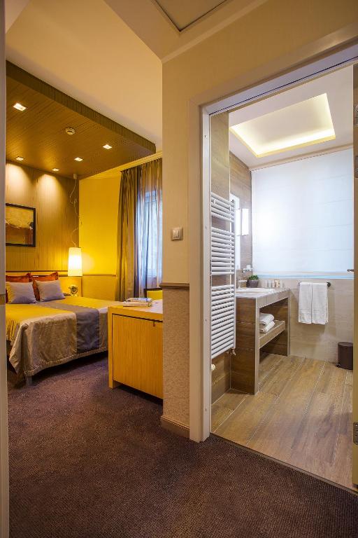 Двухместный (Классический двухместный номер с 1 кроватью) отеля Mamaison Hotel Andrassy Budapest, Будапешт
