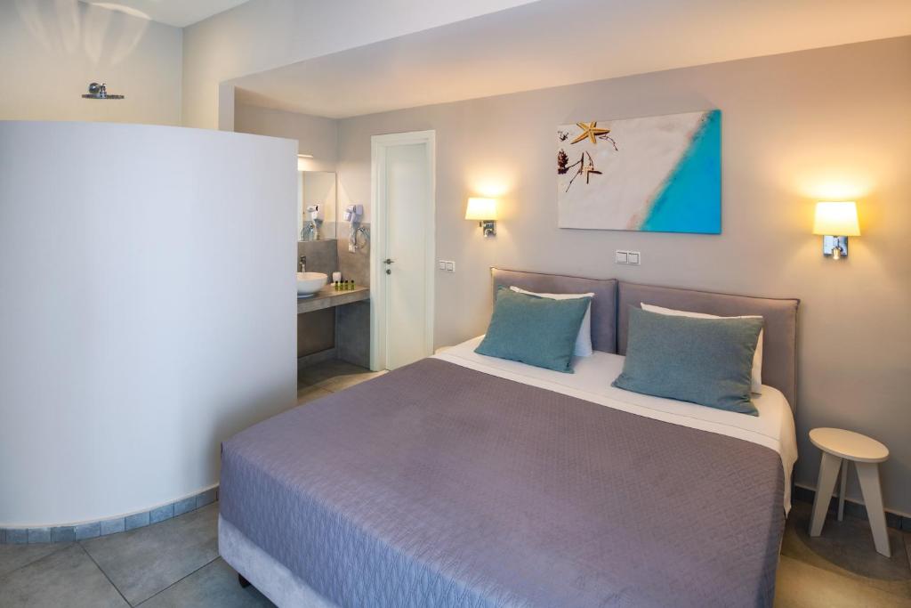 Двухместный (Улучшенный двухместный номер с 1 кроватью или 2 отдельными кроватями) апарт-отеля Fomithea, Камари