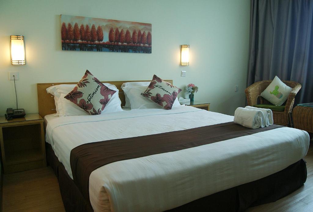 Двухместный (Номер Делюкс с кроватью размера «king-size») отеля Tang Dynasty Park Hotel, Кота-Кинабалу