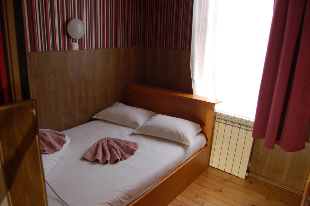 Двухместный (Стандартный двухместный номер с 2 отдельными кроватями) отеля Hotel Bacho Kiro, София