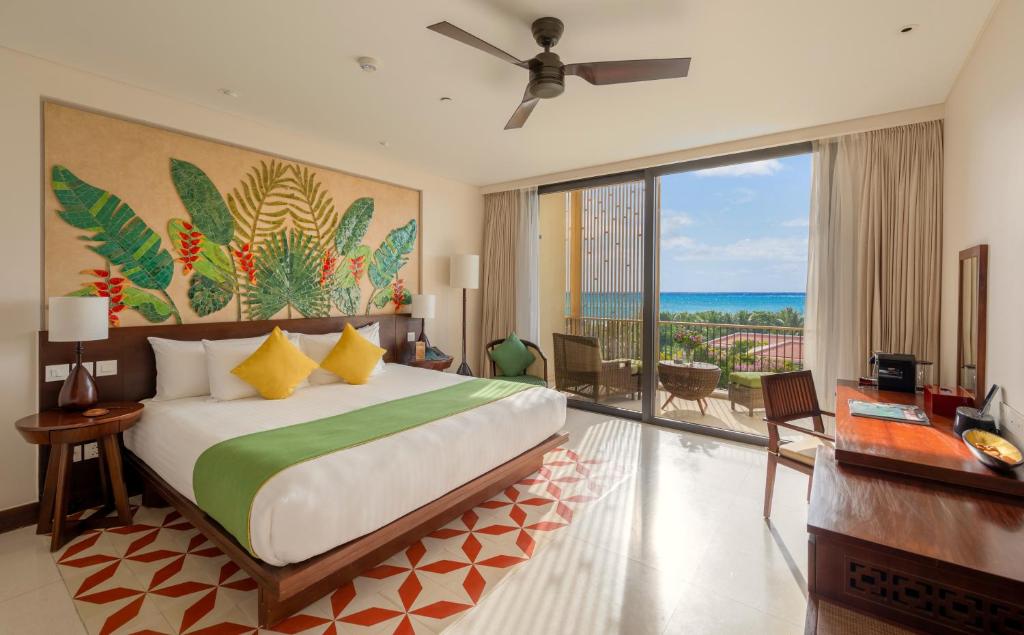 Двухместный (Premium Deluxe Sea Double Room or Twin Room with balcony) курортного отеля Salinda Resort Phu Quoc Island, Дуонг-Донг