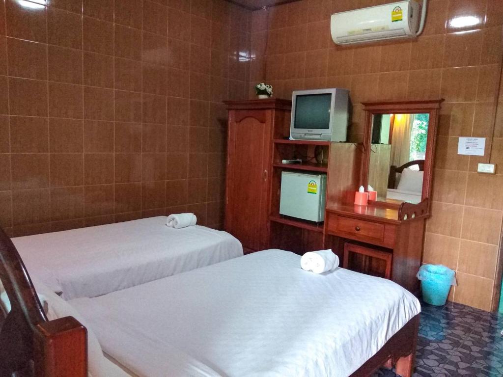 Двухместный (Стандартный двухместный номер с 2 отдельными кроватями) курортного отеля Pechpailin Resort, Канчанабури