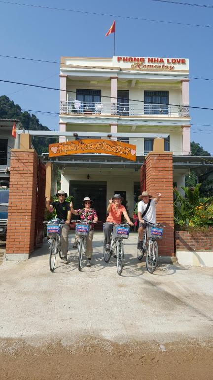 Одноместный (Стандартный одноместный номер с видом на горы) отеля Phong Nha Love Homestay, Донгхой