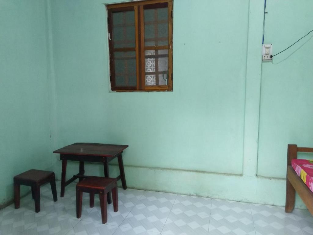 Двухместный (Двухместный номер с 1 кроватью и общей ванной комнатой) семейного отеля Nam Binh Homestay, Бенче