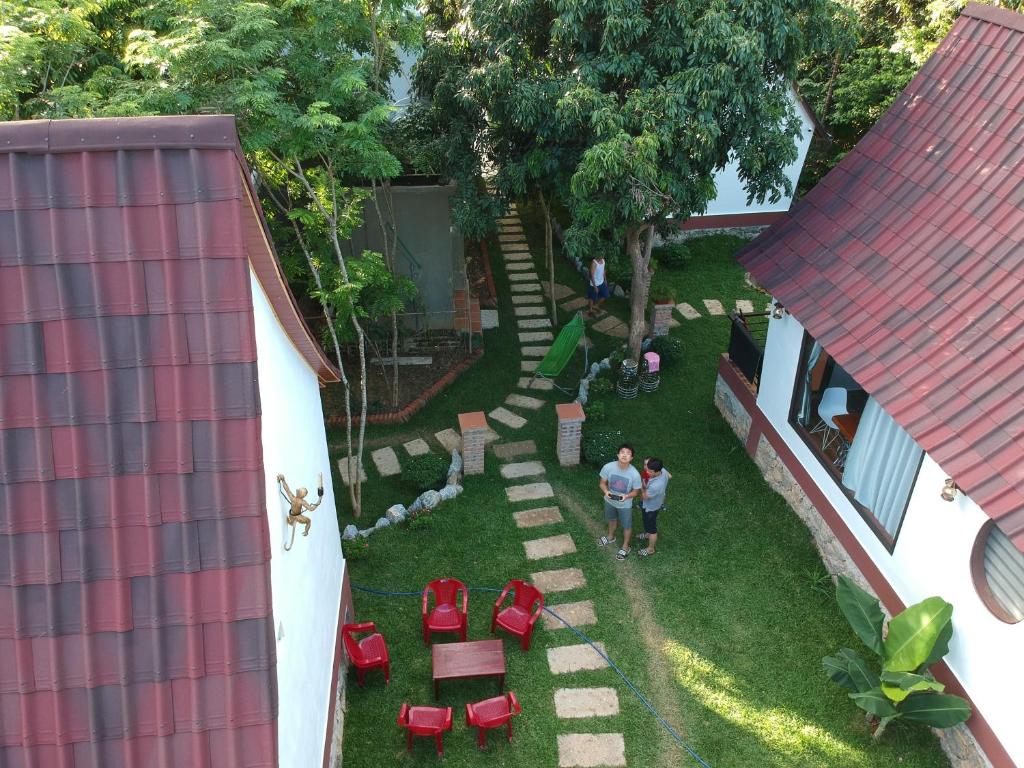 Номер (Бунгало Делюкс с видом на сад) семейного отеля Tropical Valley Homestay, Донгхой