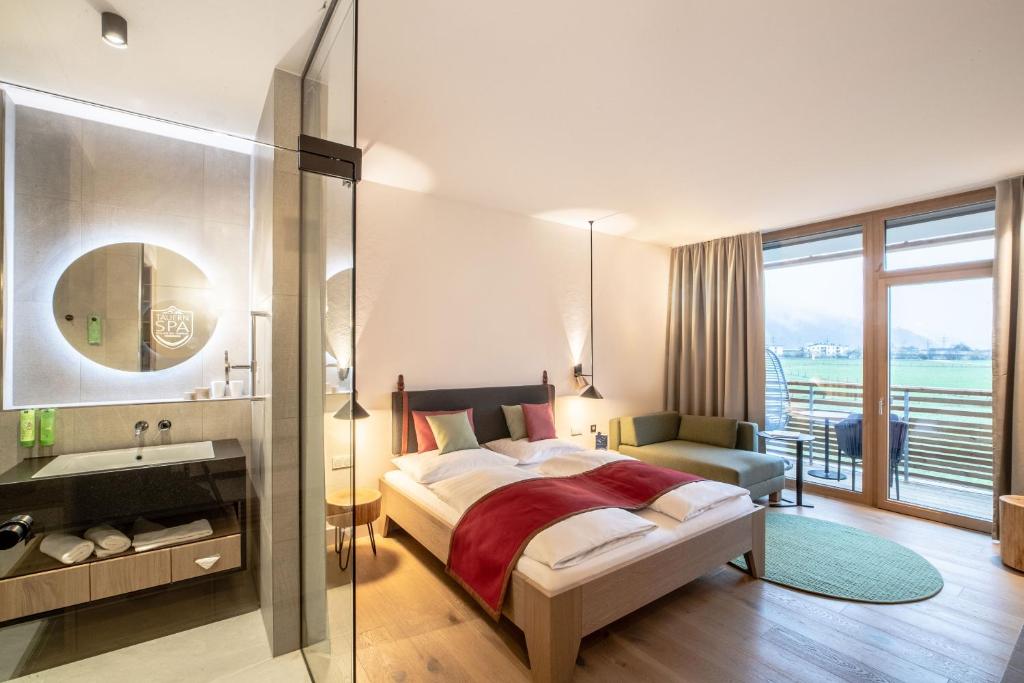 Двухместный (Двухместный номер Nature Plus с 1 кроватью) курортного отеля Tauern Spa Hotel & Therme, Капрун