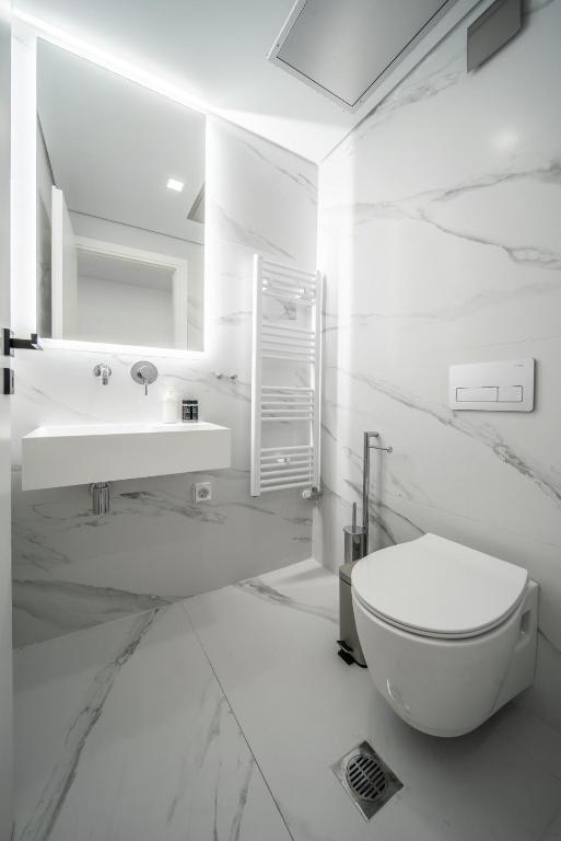 Апартаменты (Апартаменты с балконом), Heritage Boutique Apartments