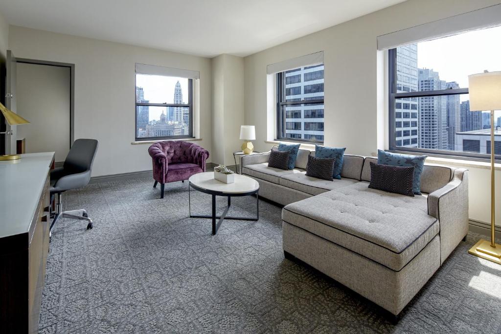 Сьюит (King Luxury Suite Executive Tower), InterContinental Chicago Magnificent Mile, an IHG Hotel