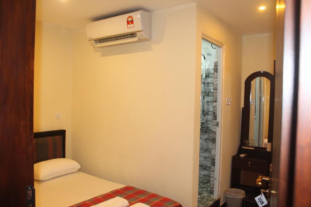 Двухместный (Бюджетный двухместный номер с 1 кроватью) отеля Green Palace Inn, Коломбо