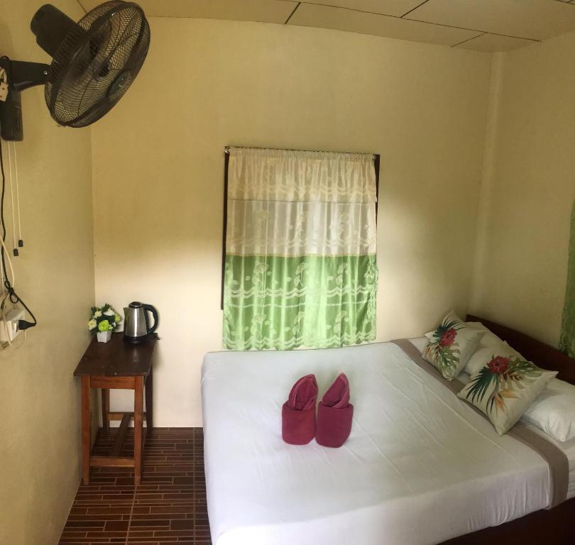 Двухместный (Двухместный номер эконом-класса с 1 кроватью, вентилятором и общей ванной комнатой) отеля Tanouy Garden, Пханган