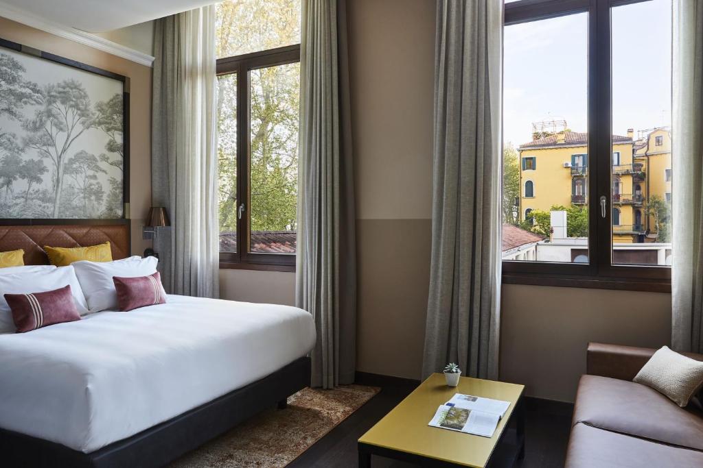 Сьюит (Полулюкс с видом на сад) отеля Best Western Premier Hotel Sant'Elena, Венеция