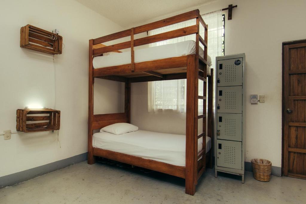 Номер (Спальное место на двухъярусной кровати в общем номере для женщин) хостела Casa Losodeli - Adults Only, Пуэрто-Эскондидо