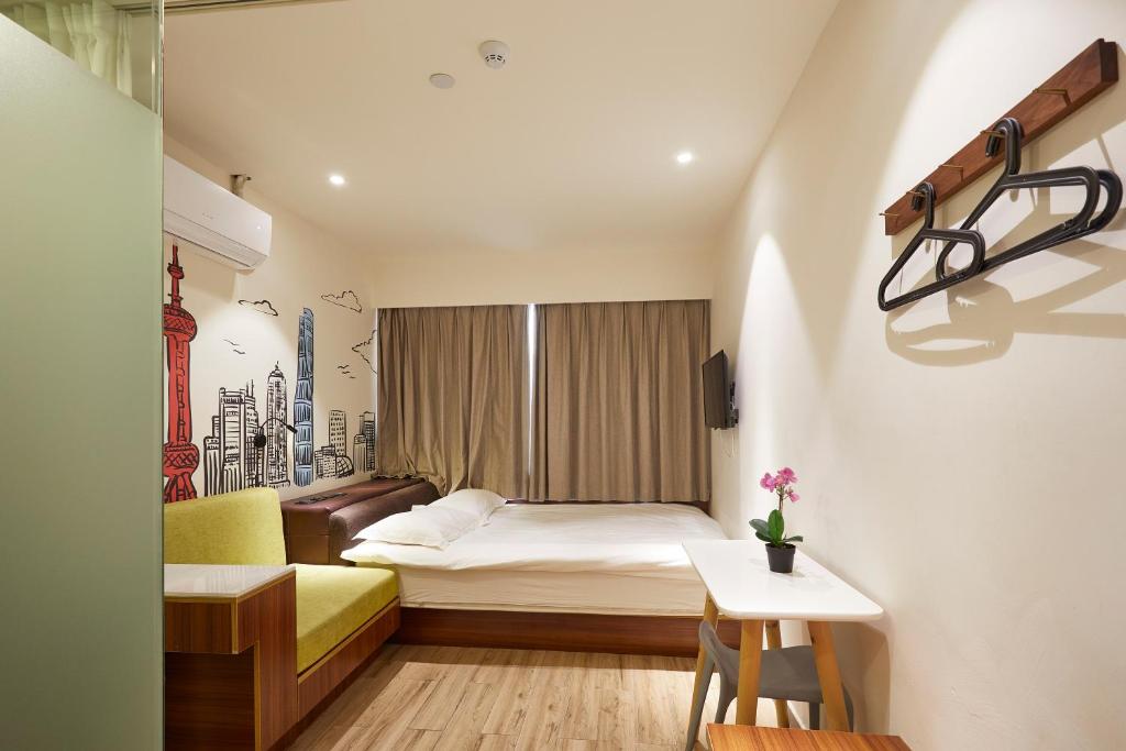 Двухместный (Двухместный номер с 1 кроватью и собственной ванной комнатой) хостела Shanghai Meego Qingwen Hotel, Шанхай