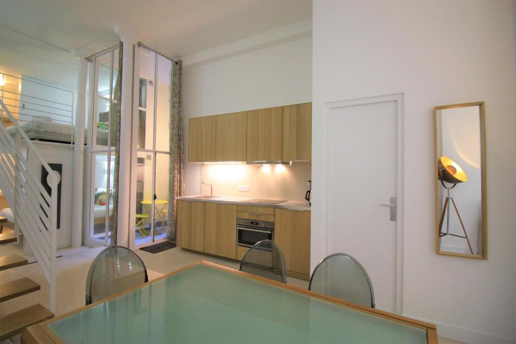 Апартаменты (Апартаменты Делюкс), Apartments Paris Centre - At Home Hotel